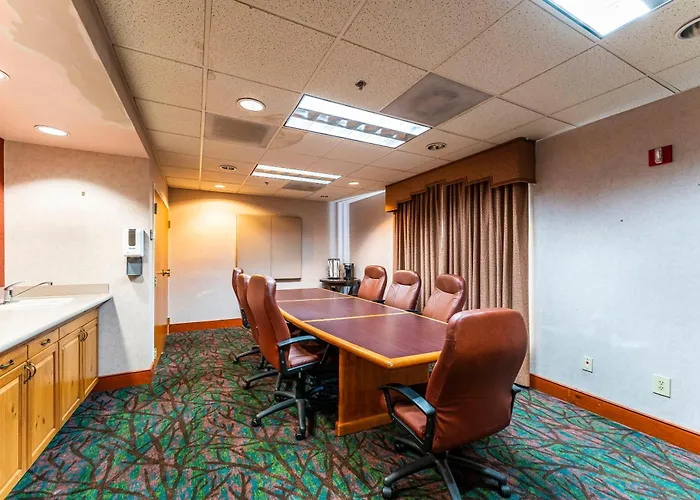 Apartment 1 Bd 1 Ba Furnished 2 Beds *